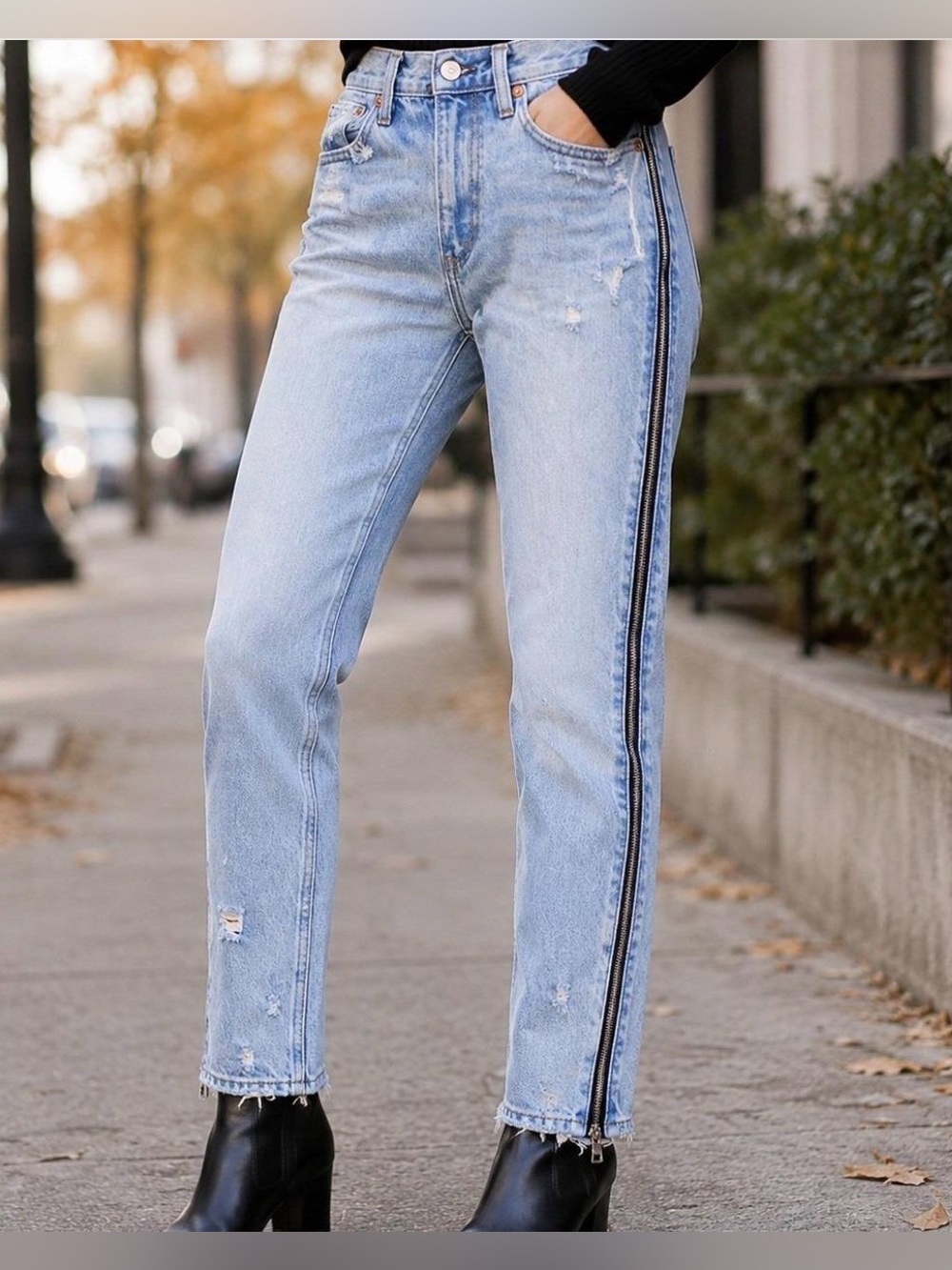 Abercrombie Annie high rise girlfriend jeans, size 2